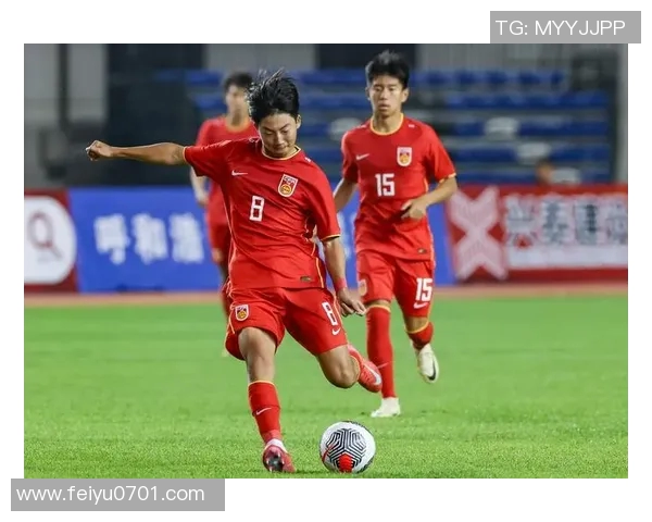 南京足球队在冠军赛中的灵活性展现与战术调整分析 南京足球队在冠军赛中的灵活性展现与战术调整分析